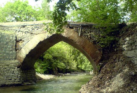 برغان 3 حسینیه و پل تاریخی برغان