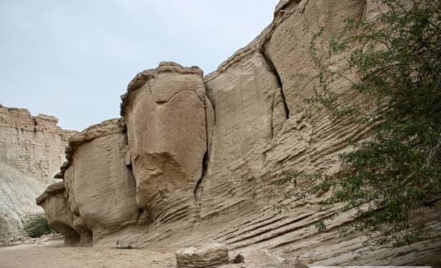 چاهکوه تنگه چاهکوه