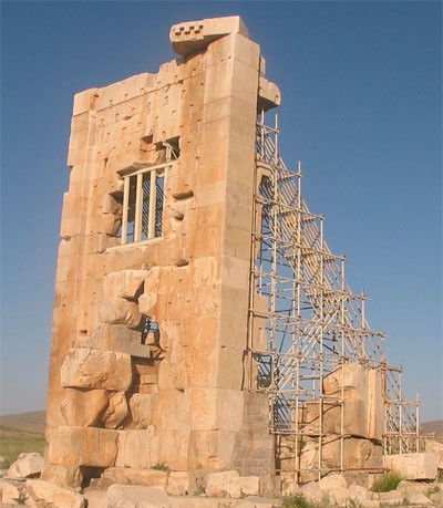 مقبره کمبوجیه ( زندان سلیمان ) کمبوجیه 3 مقبره کمبوجیه ( زندان سلیمان )
