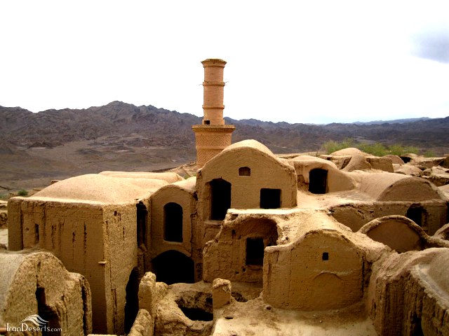 خرانق 3 منار جنبان خرانق