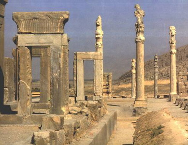 بحرانی شدن فرو نشست زمین در اطراف تخت جمشید 1448 بحرانی شدن فرو نشست زمین در اطراف تخت جمشید