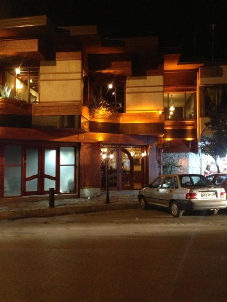708 رستوران شار