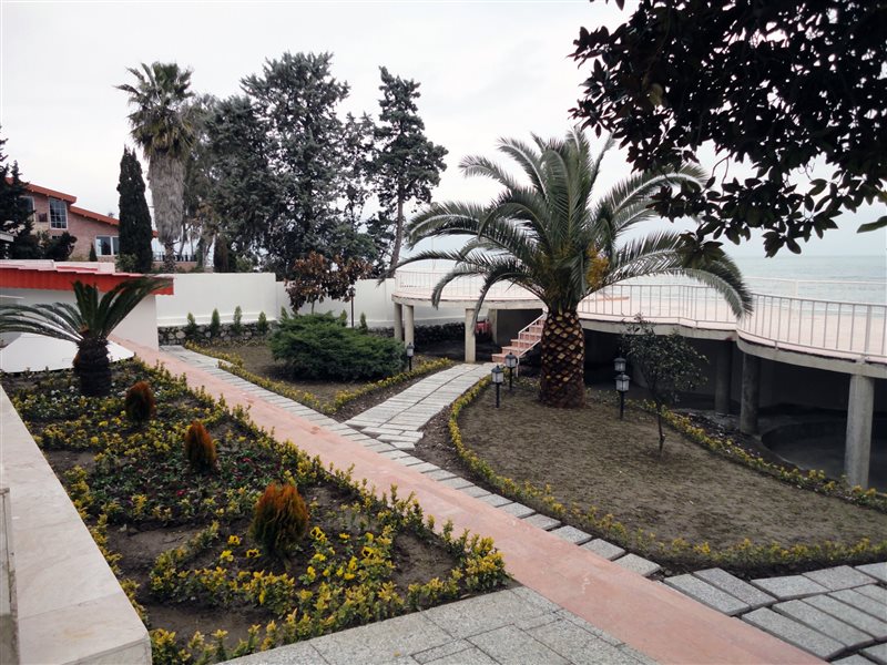 857 رستوران دامون نوشهر