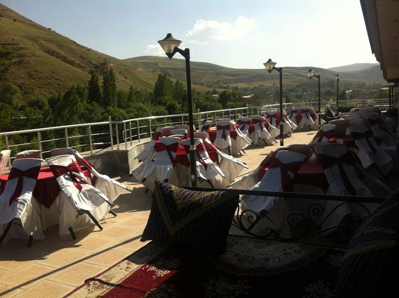 762 سفره خانه سنتی نقش جهان ارومیه