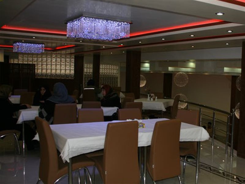 7-2 دنیز طبخ ایرانیان تهران (ولیعصر)