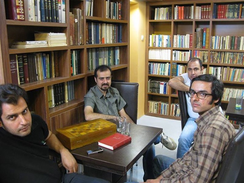8-3 کافه کتاب داروین مشهد