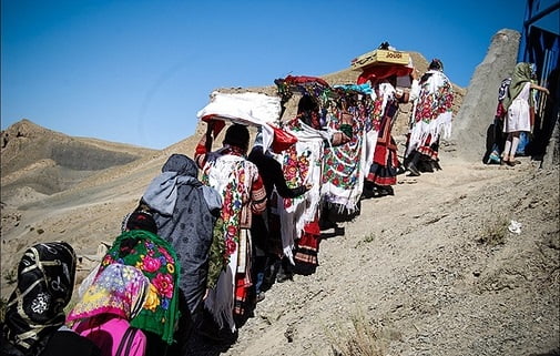 آئین عروسی سنتی در شهرستان کلات سبزوار آئین عروسی سنتی در شهرستان کلات سبزوار