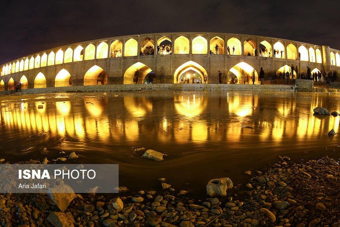 جاری شدن دوباره آب در زاینده رود اصفهان جاری شدن دوباره آب در زاینده رود اصفهان