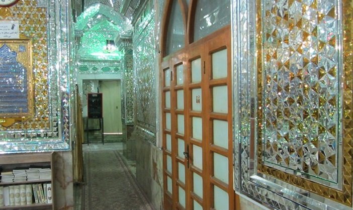  آرامگاه تاج الدین غریب