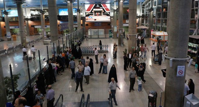ویترین خالی فرودگاه امام (ره) برای گردشگران خارجی ویترین خالی فرودگاه امام (ره) برای گردشگران خارجی