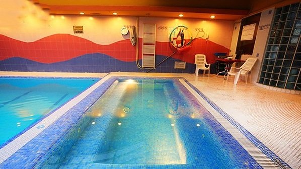استخر ساحل آرام تهران استخر ساحل آرام تهران