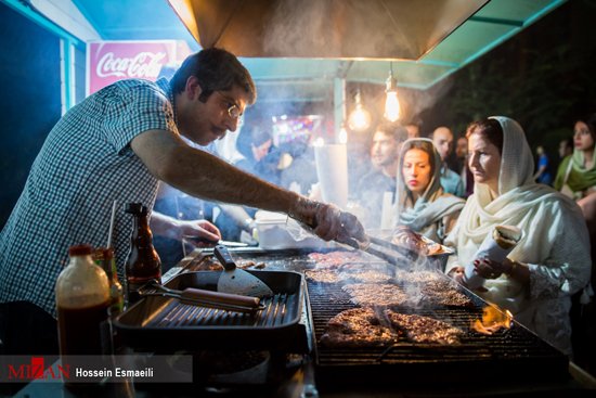جشنواره خیابانی غذا در تهران جشنواره خیابانی غذا در تهران