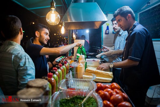 جشنواره خیابانی غذا در تهران جشنواره خیابانی غذا در تهران