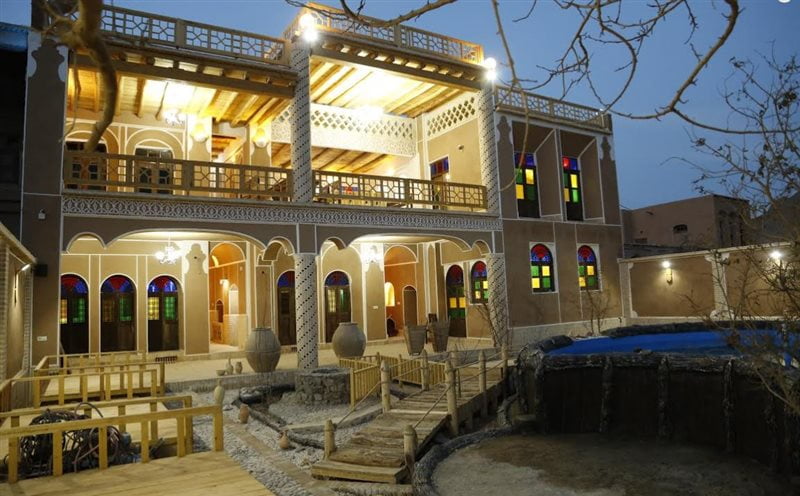  اقامتگاه بوم گردی باغ دو سرو تفت