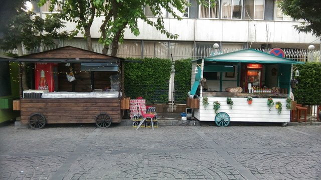 سایه روشنهای خیابان «سی تیر» + تصاویر سایه روشنهای خیابان «سی تیر» + تصاویر