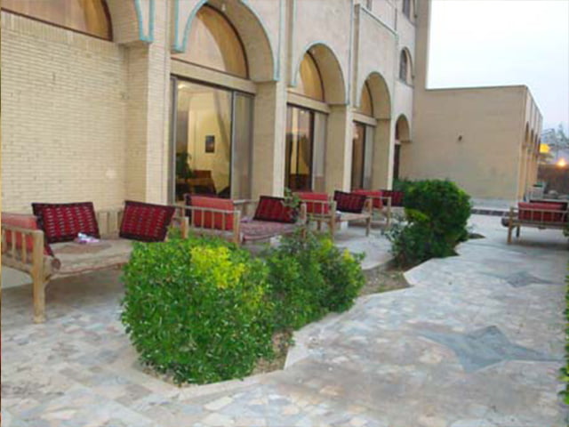  هتل شیرکوه تفت