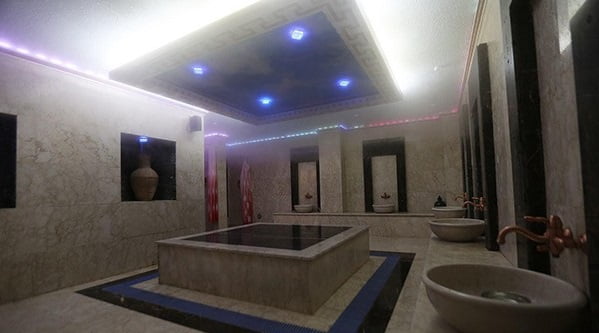  استخر و سونای نارسیس تهران