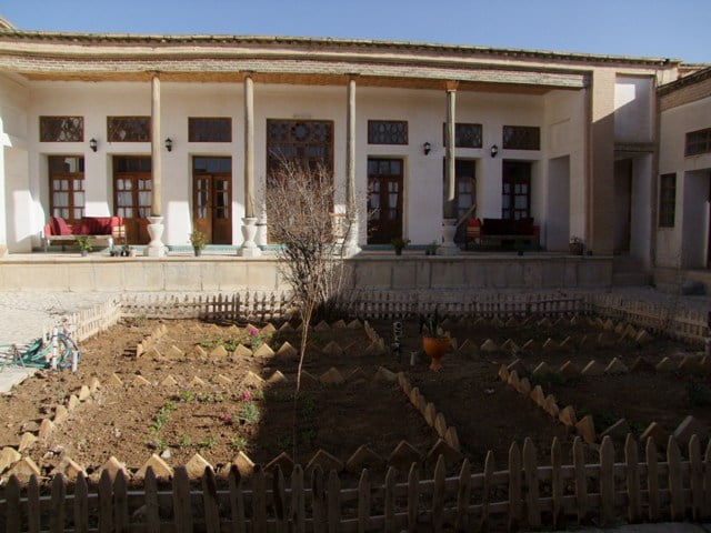  هتل سنتی چالشتر شهرکرد