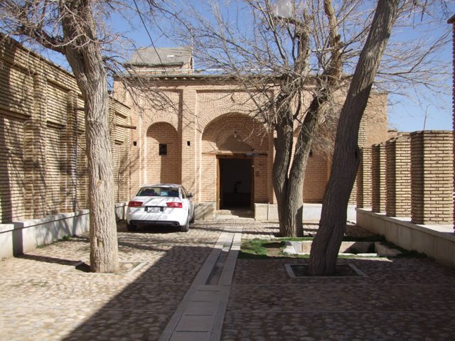  هتل سنتی چالشتر شهرکرد