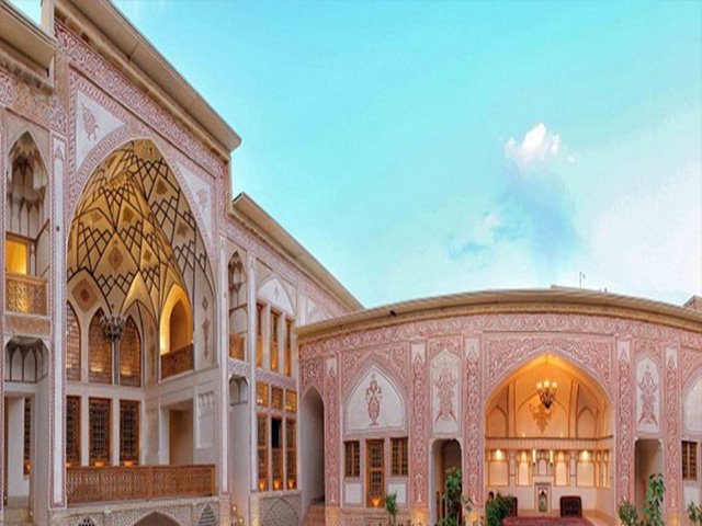 اقامتگاه بوم گردی سرای درب باغ کاشان اقامتگاه بوم گردی سرای درب باغ کاشان