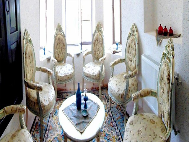 اقامتگاه بومگردی باغ ایرانی  اقامتگاه بوم گردی خانه باغ ایرانی شیراز