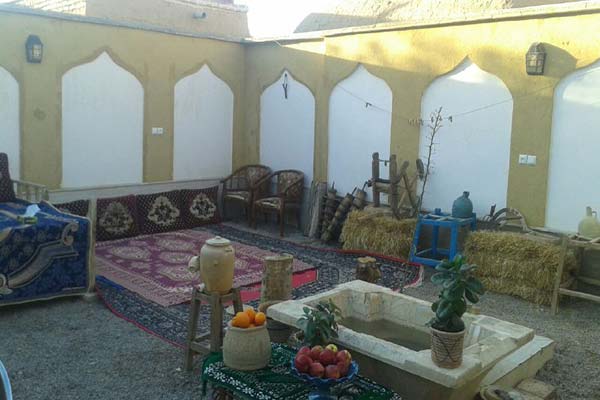 اقامتگاه بومگردی تیزک  اقامتگاه بومگردی تیزک ابرکوه