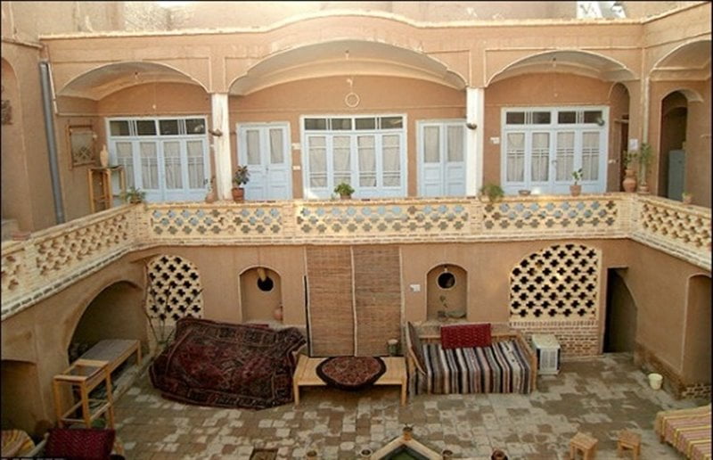 اقامتگاه بومگردی خانه نقلی کاشان  اقامتگاه بومگردی خانه نقلی کاشان