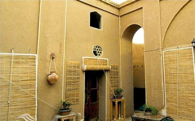 اقامتگاه بومگردی خانه نقلی کاشان  اقامتگاه بومگردی خانه نقلی کاشان