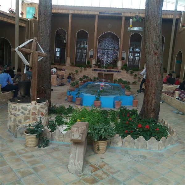 رستوران سنتی چلچراغ شهرکرد رستوران سنتی چلچراغ شهرکرد