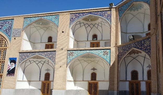 مدرسه ملا عبـدالله مدرسه ملا عبـدالله مدرسه ملا عبـدالله