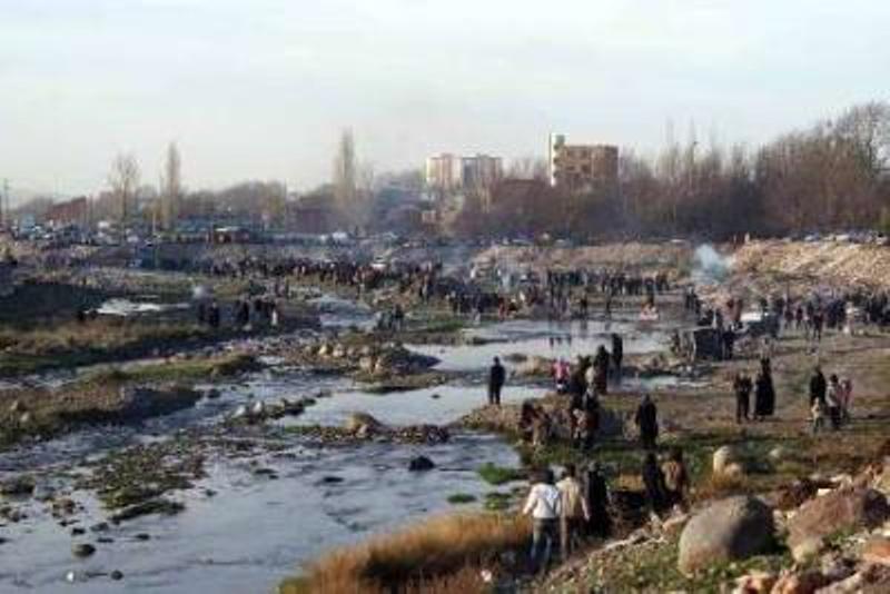 نوید بهار در آیین سنتی 'آخیر چرشنبه' نوید بهار در آیین سنتی 'آخیر چرشنبه'