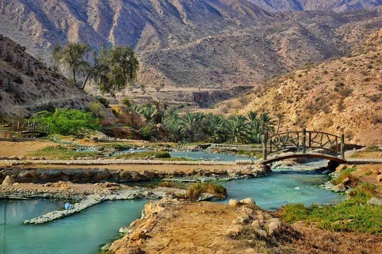 جاهای دیدنی بندرعباس در بهار آبگرم گنو جاهای دیدنی بندرعباس در بهار