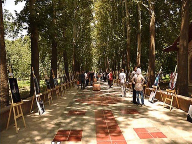 جاهای دیدنی کرج در بهار باغ فاتح جاهای دیدنی کرج در بهار