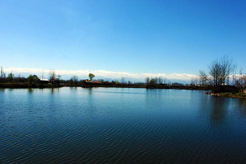 جاهای دیدنی رشت در بهار تالاب عینک جاهای دیدنی رشت در بهار