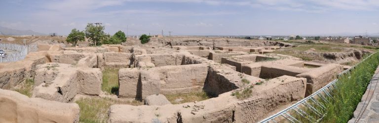 جاهای دیدنی همدان در بهار تپه هگمتانه از جاهای دیدنی همدان جاهای دیدنی همدان در بهار