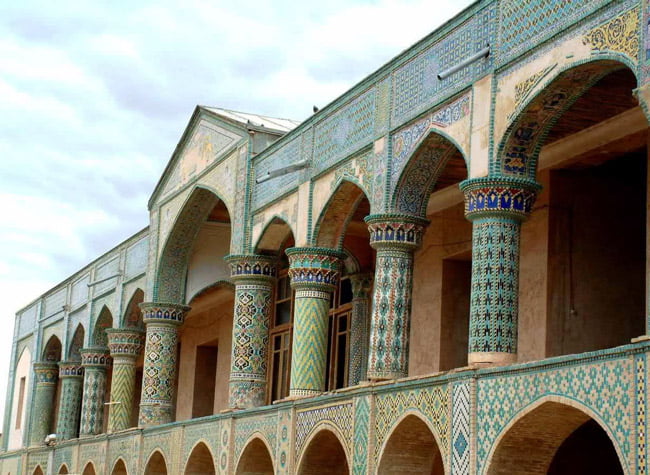 جاهای دیدنی بجنورد در بهار عمارت مفخم جاهای دیدنی بجنورد در بهار