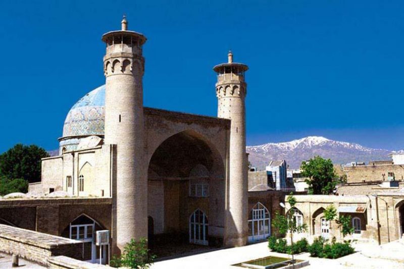  مسجد جامع بروجرد جاهای دیدنی بروجرد در بهار