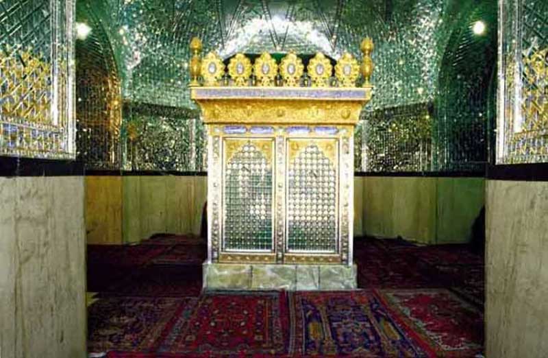  مقبره شاهزاده ابوالحسن جاهای دیدنی بروجرد در بهار