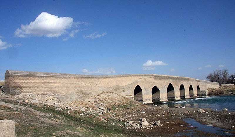 پل چالانچولان جاهای دیدنی بروجرد در بهار