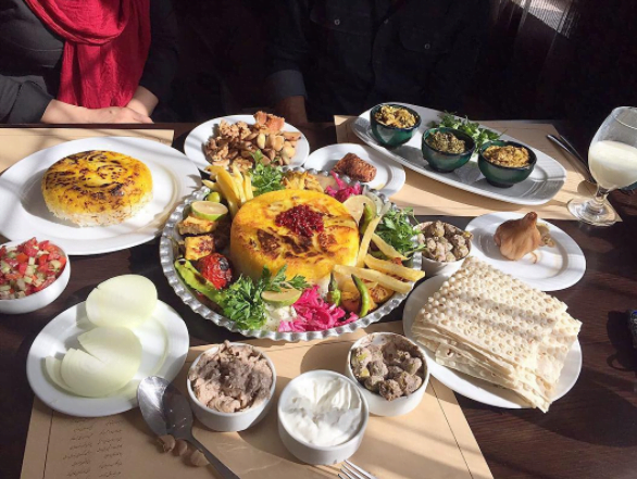 رستوران بزرگ گیلانه رشت رستوران بزرگ گیلانه رشت