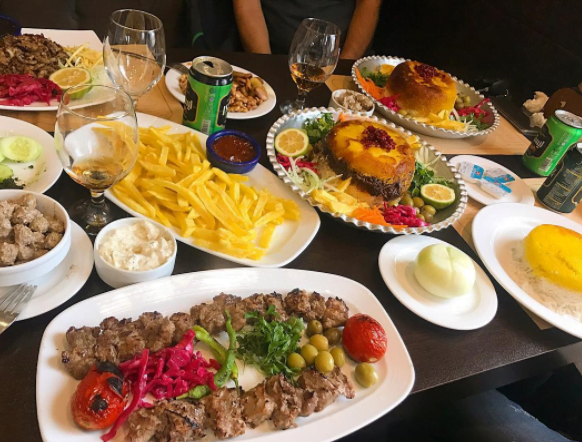رستوران بزرگ گیلانه رشت رستوران بزرگ گیلانه رشت