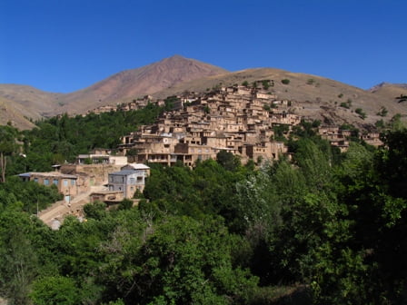 دیزباد جاهای دیدنی نیشابور در تابستان
