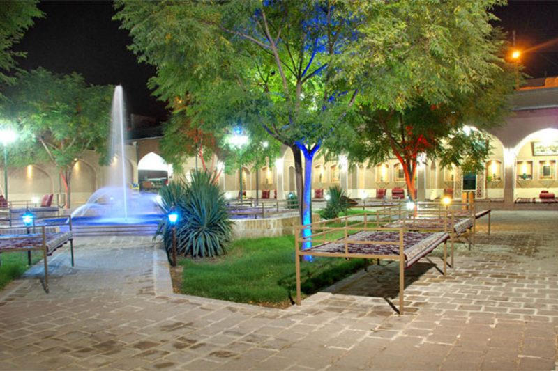 رستوران یاقوت کاشان  سفره‌خانه و رستوران یاقوت کاشان