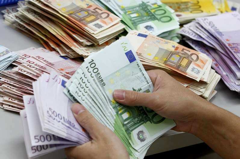 بسته ارزی  تاثیر بسته جدید ارزی بر سفرهای خارجی