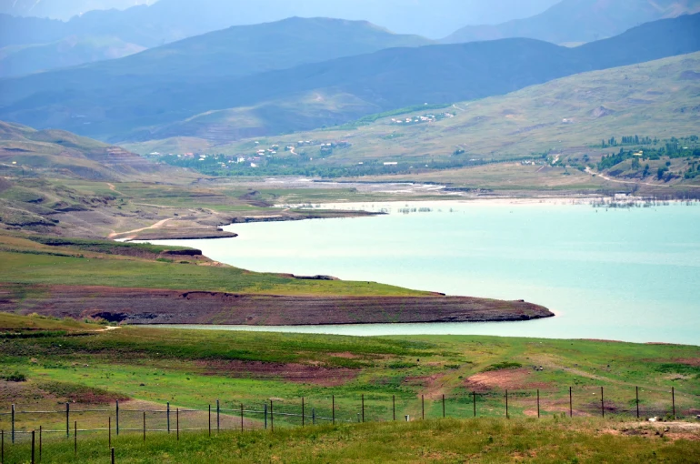10 cozy places for fishing and nature tourism near Tehran