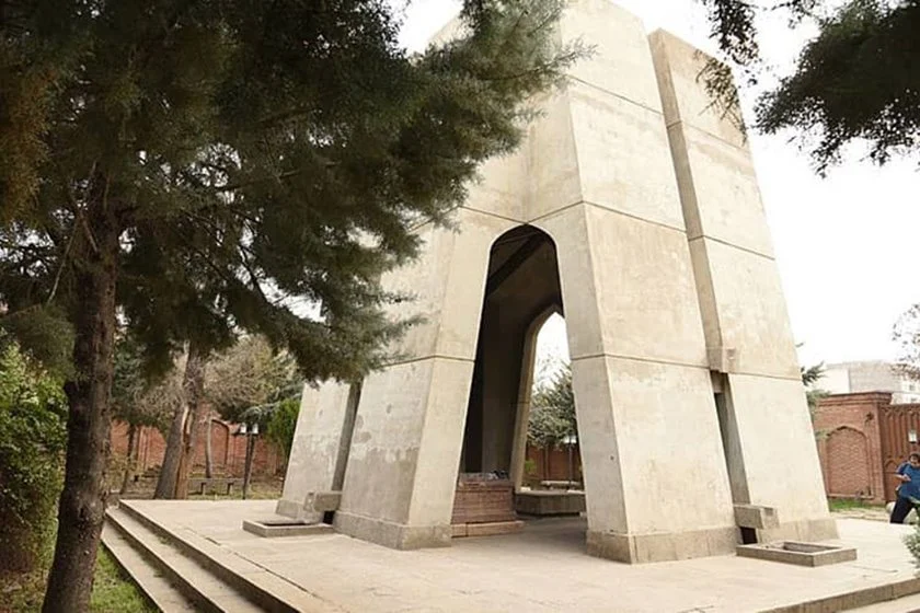 آرامگاه اوحدی مراغه