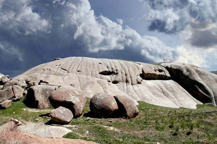 ایوان سنگی نیاق ایوان سنگی نیاق ایوان سنگی نیاق