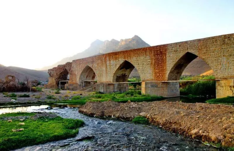 پل شکسته خرم آباد