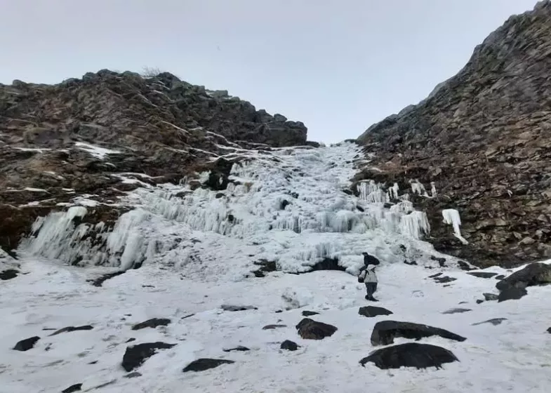 آبشار و آبگرم سردابه