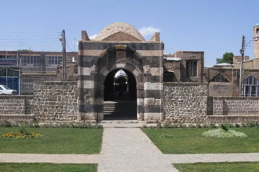 دروازه سنگی خوی